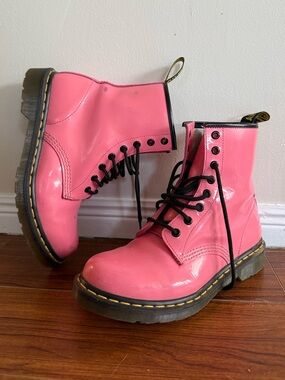 🩷 Doc Martens (no insoles!)
